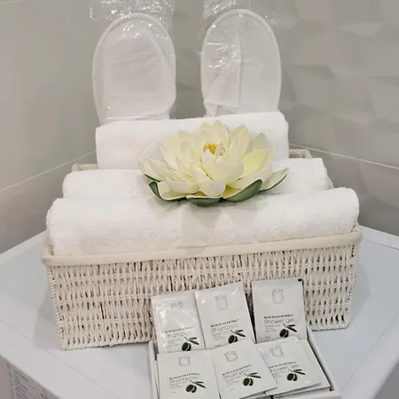 Hils Pallady Lyly Apartament *