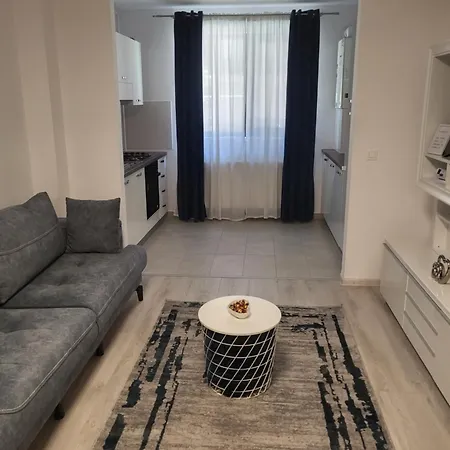 Hils Pallady Lyly Apartament *