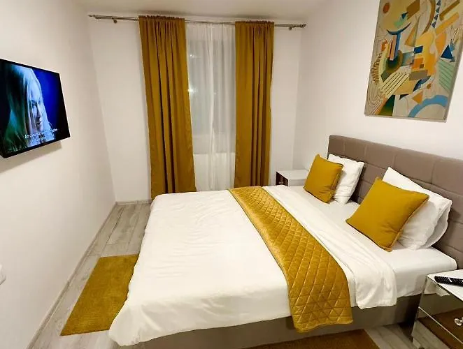 Hils Pallady Lyly Apartment *