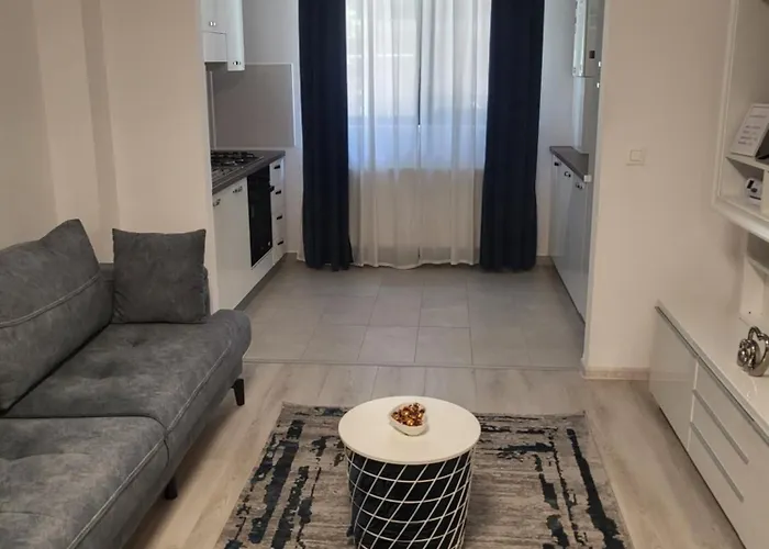 Hils Pallady Lyly Apartment *
