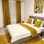 Hils Pallady Lyly Апартаменты